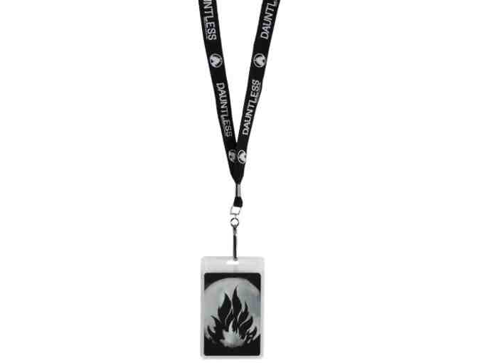 'Divergent' Collectibles Bundle: Metal Dog Tags, Lanyard, and Bag Clip