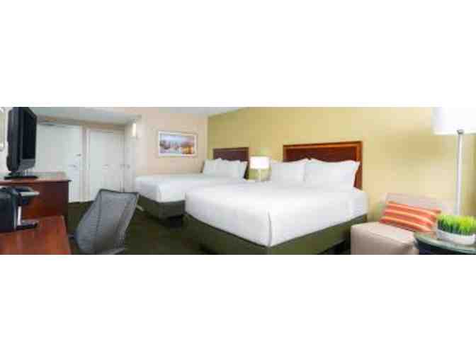 $100 Gift Card to Bareli's & 1 Night Stay at The Holiday Inn Secaucus with Breakfast for 2