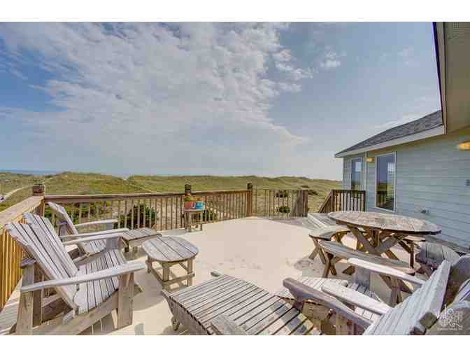 1 Week Stay 4 Bedroom Oceanfront House Waves, NC- (October, November or December 2023)