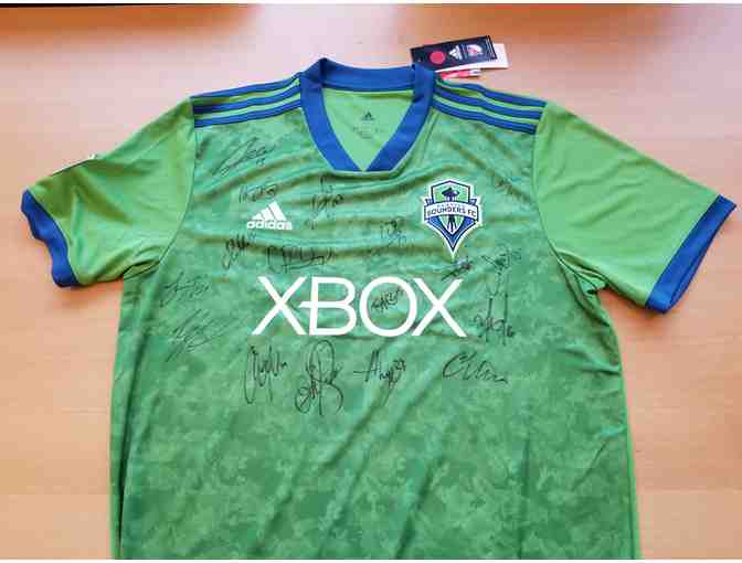 Team Signed 2018 Seattle Sounders Jersey