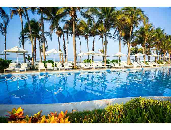 8 Days 7 Nights at The GRAND Mayan Resort- ACAPULCO, MEXICO