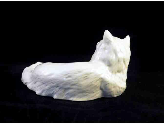 Beswick Cat #1876- White Reclining with Blue Eyes