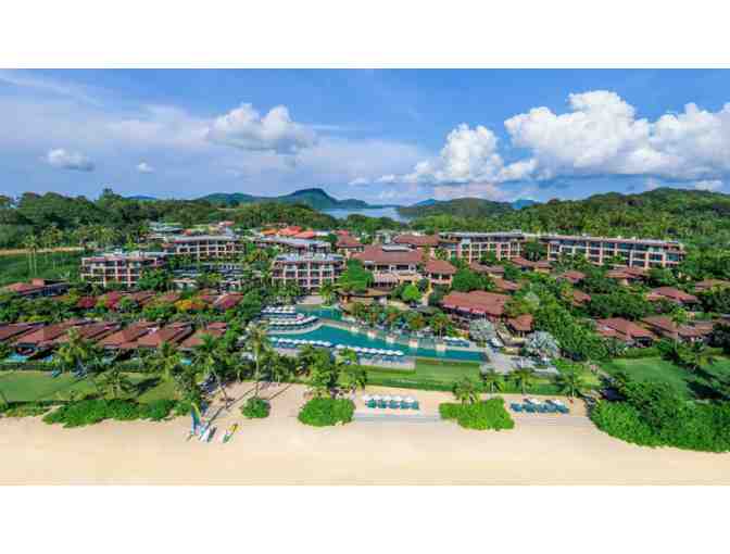 The World Traveler - Travel Package for 2