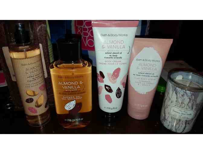 Bath & Body Works Gift Bag