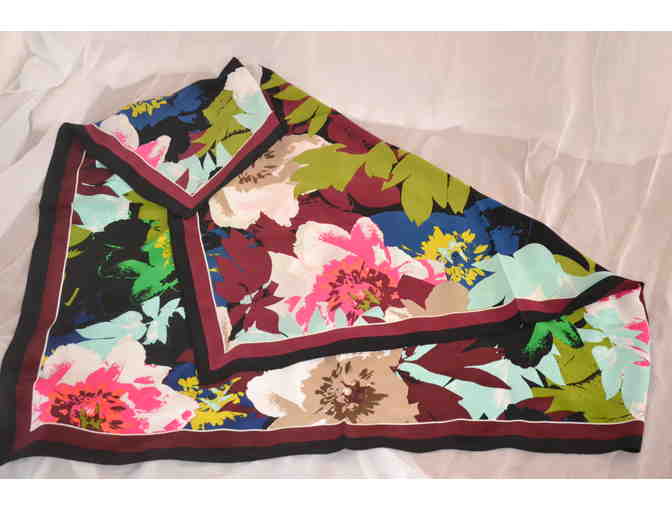 Stunning Trina Turk Patrine Scarf