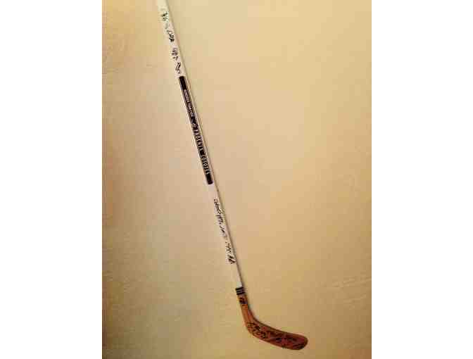 AUTOGRAPHED PHOENIX COYOTES HOCKEY STICK