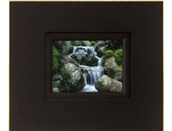 For an Amazing Display: Siren Digital Photo Frame