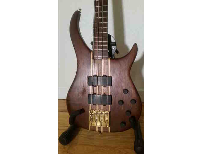 Peavey Cirrus USA Electric Bass