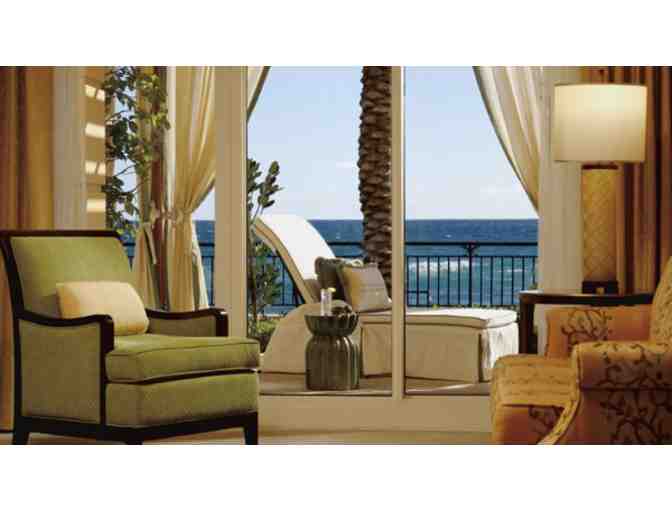 Luxury 5 Diamond Hotel Stay in New York or Palm Beach plusan Exclusive Family Portrait