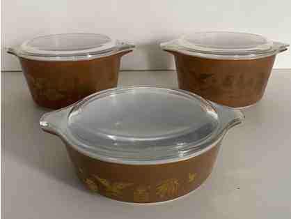 Three PYREX Casserole Dishes, One #471 (1 Pt.) & Two #473 (1 Qt.) with lids.
