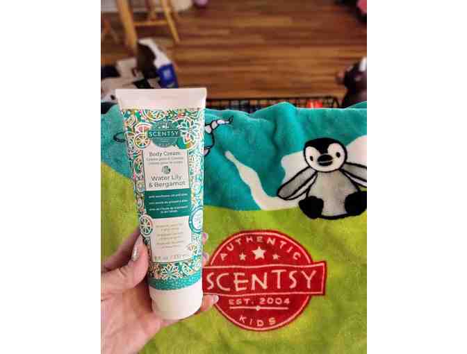 Scentsy Water Lily and Bergamot Body Creme - Photo 1