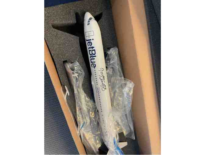 AUTOGRAPHED JetBlue A321neo Model Plane!