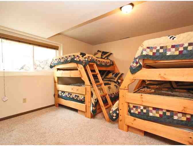5 Nights in Big Bear in a Chalet just minutes from the Ski Slopes... Great Christmas Pkg..