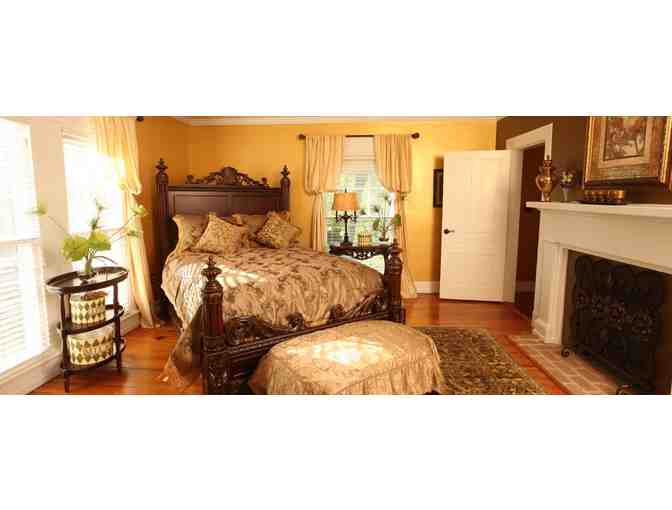 1 night stay + Meals,WINE,ROSES,Chocolate Strawberries @ Chestnut Hill B&B Orange,Virginia