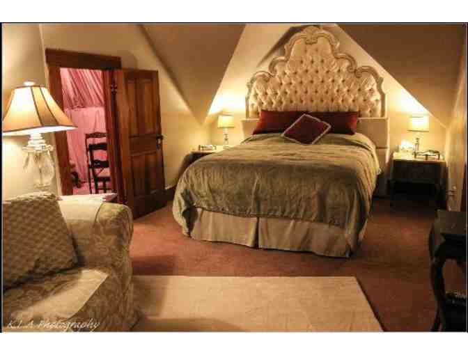 2 nights 'Dinner +  Romance' Package @ Castle Inn located in Circleville,Ohio + $100 FOOD