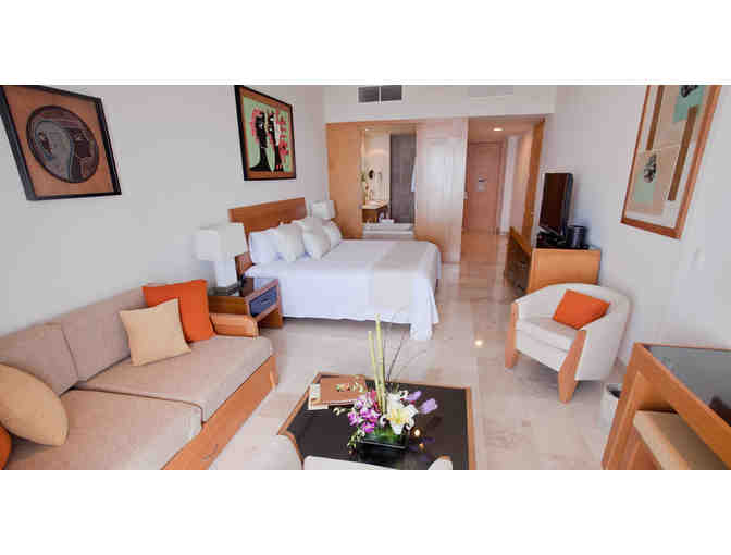 7 nights luxurious resort Nuevo Vallarta, tripadvisor 4 star  $3323 Value + $100 FOOD