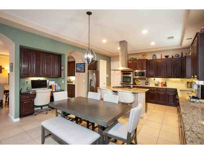 7 Nights in a Beautiful 3-Bedroom/4-Bath Home with Pool and Spa in La Quinta