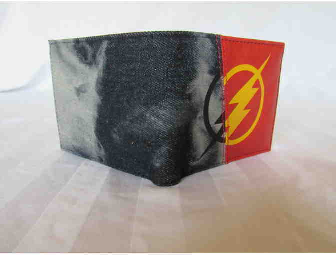 DC Comics 'The Flash' Snapback Cap and Wallet
