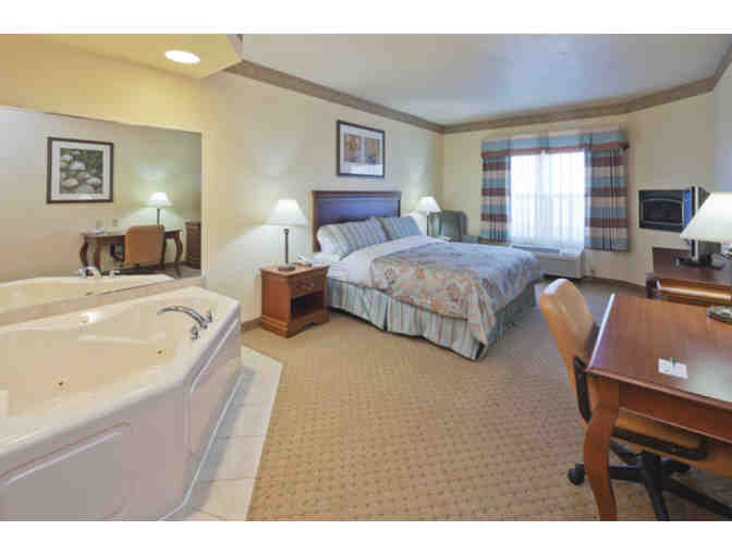 Little Chute - Country Inn & Suites/Appleton North Gift Certificate/Queen Suite