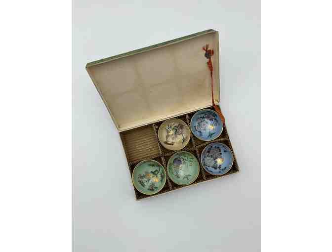 Boxed set of 5 Japanese sake cups with hand-painted birds
