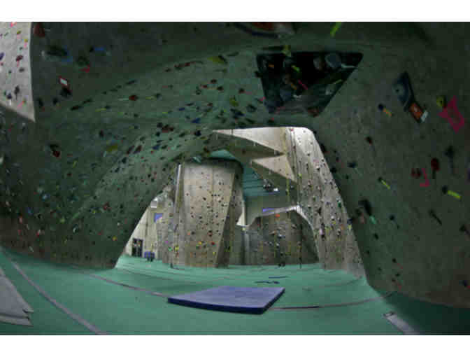 4 Day Passes to Boulders Climbing Gym