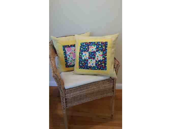 WSP Grade 8: Quilted Flannel pillow Set 16x16 Polka Dots