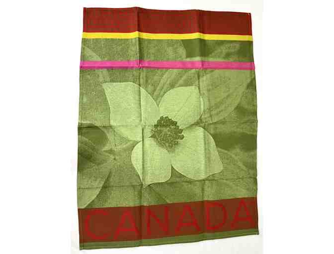 Celebrate with Style - Elegant Tableware & a Sweet and Savory Treats